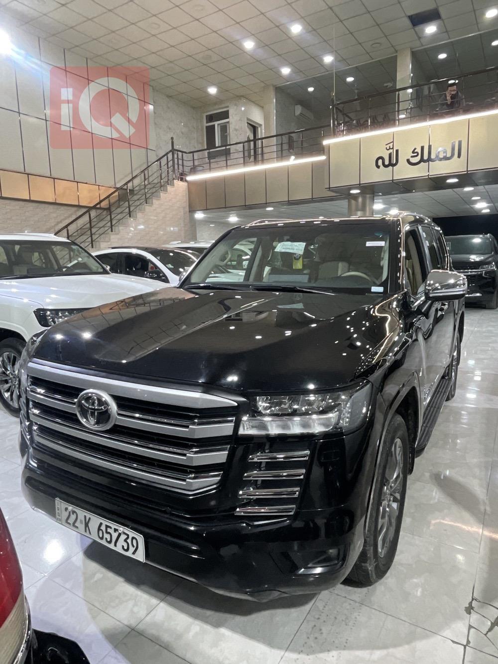 تۆیۆتا لاند کروزەر